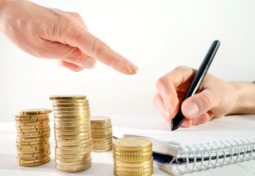 the-boss-s-hand-explains-the-planning-of-financial-2024-03-25-23-32-28-utc